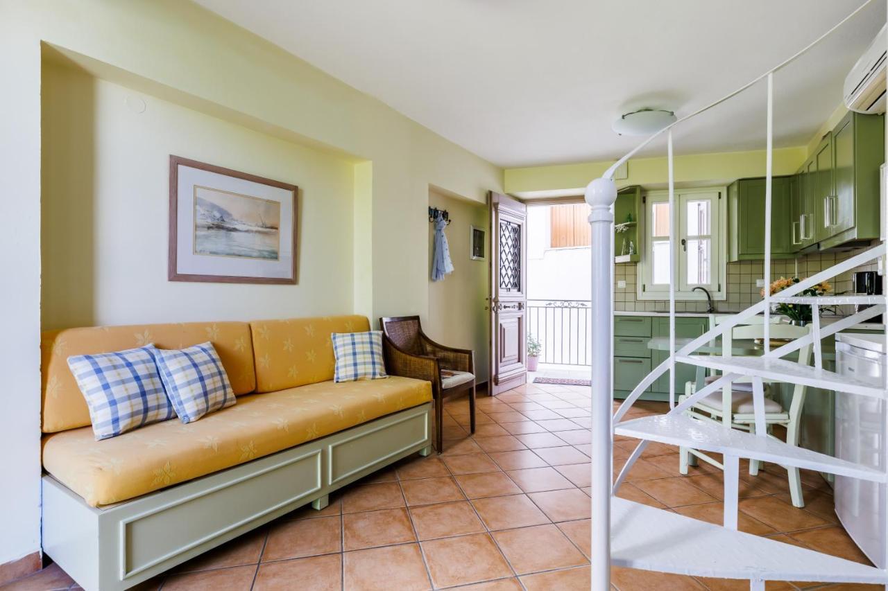 Sentefi Maisonette Skopelos Eksteriør billede